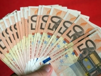 Üdvözlök mindenkit, aki iskolai hitelt vagy más, céljai eléréséhez szükséges hitelt keres, forduljon hozzám bizalommal egy megbízható és biztonságos hitelért. E-mail: isabellemonica9@gmail.com Isabel Monica vagyok, francia állampolgár vagyok. Peer-to